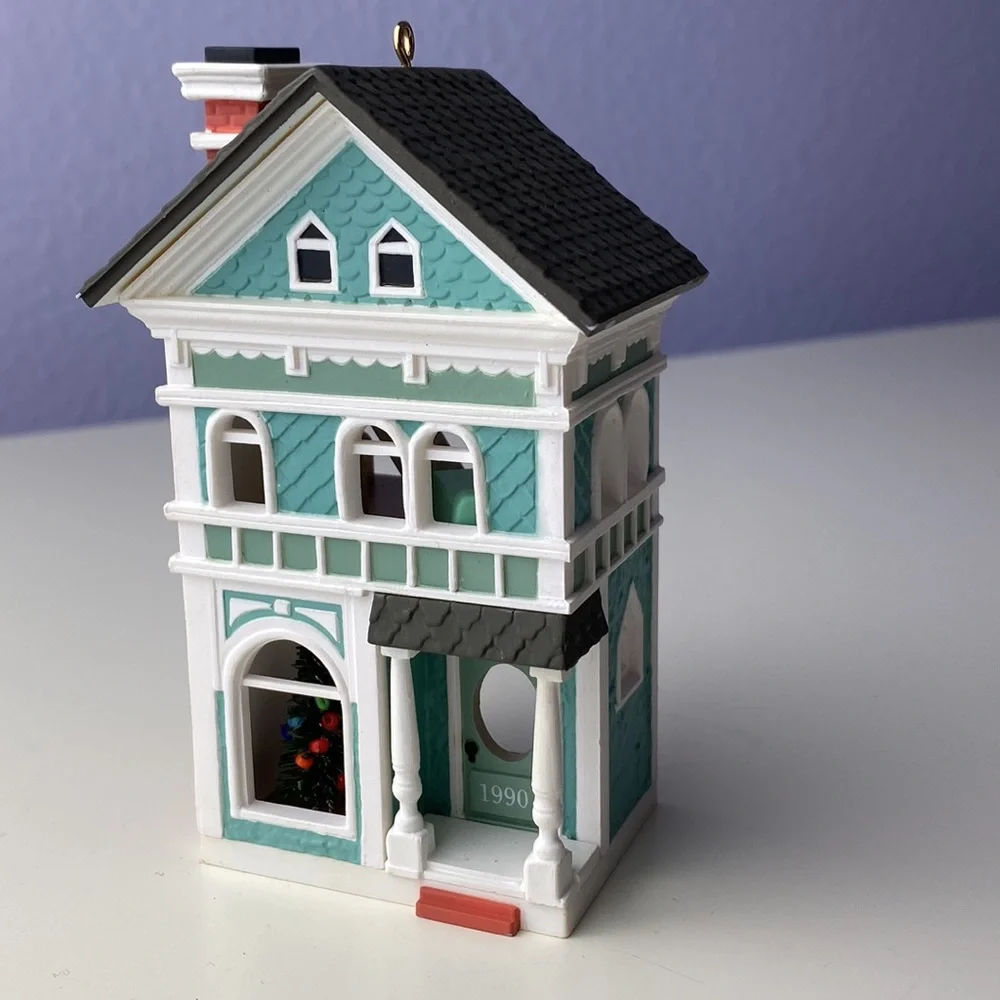 1990 Hallmark Collectible 1990 Nostalgic Houses & Shops 7th Holiday Home
